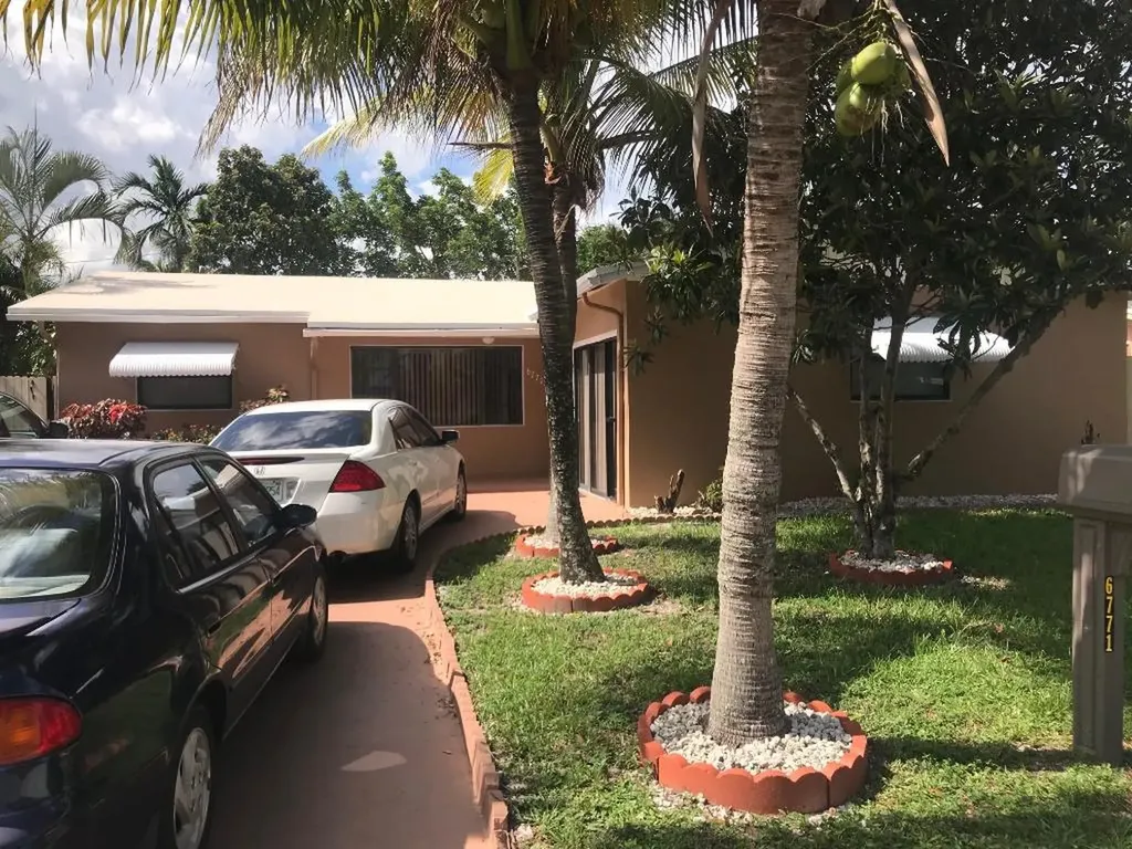 6771 Freedom Street Hollywood FL 33024