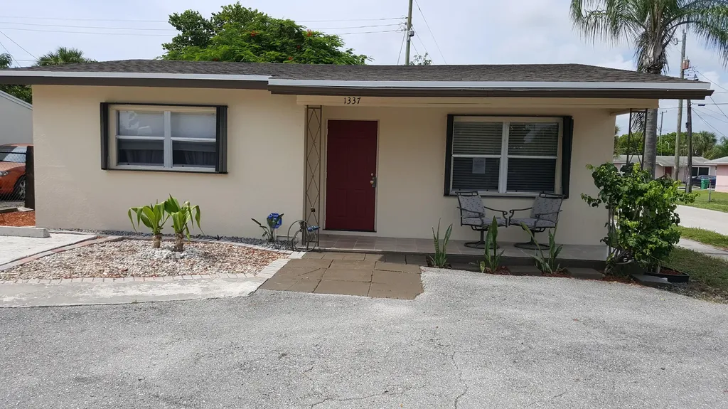 1337 W 24th Street Riviera Beach FL 33404