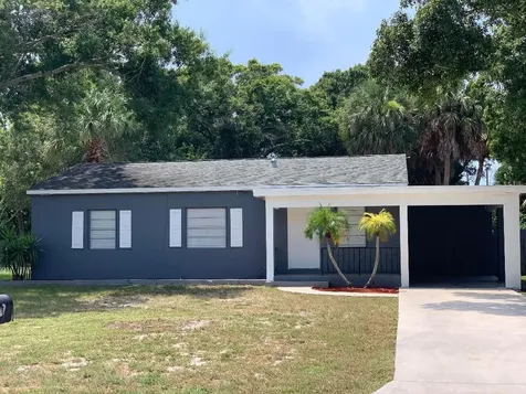 1111 Beach Court Fort Pierce FL 34950