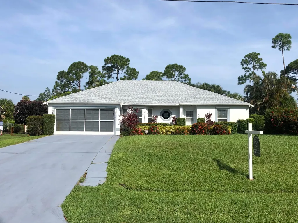 1562 SE Crown Street Port St Lucie FL 34983