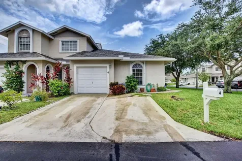 4 Erwood Place Boynton Beach FL 33426