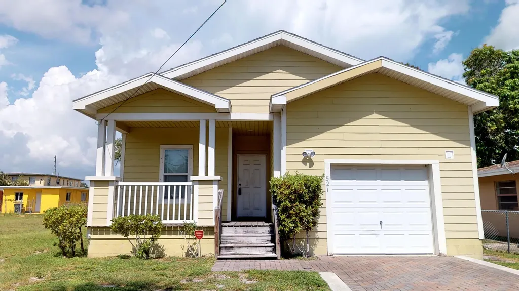 521 N 12th Street Fort Pierce FL 34950