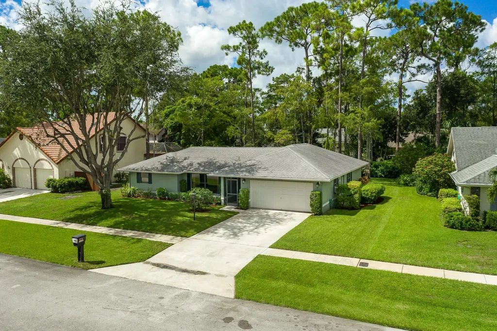 14187 Aster Avenue Wellington FL 33414