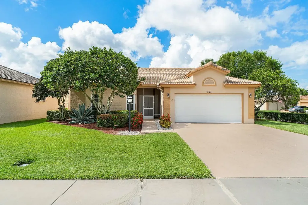 8520 Golden Cypress Court Lake Worth FL 33467