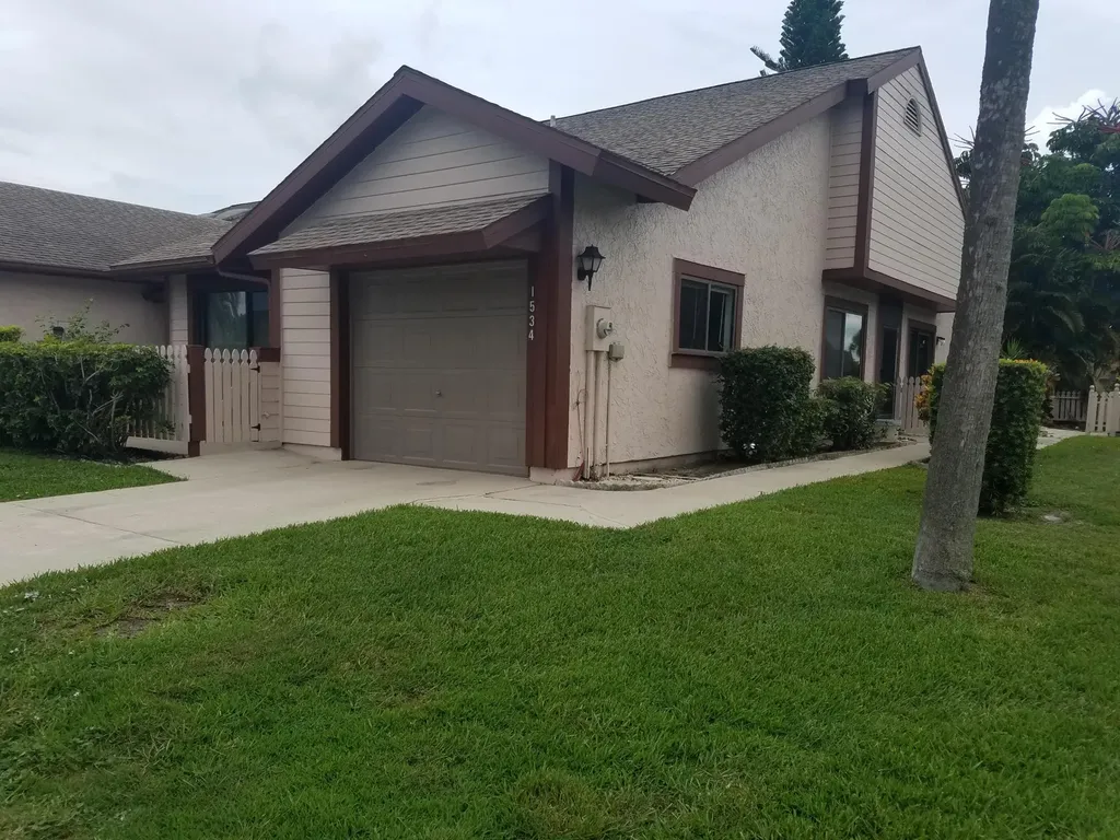 1534 SE Hatfield Court Port St Lucie FL 34952