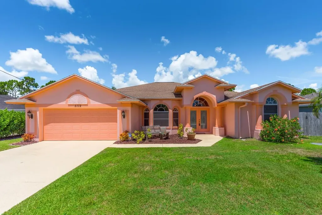 5772 NW Zinnia Street Port St Lucie FL 34986
