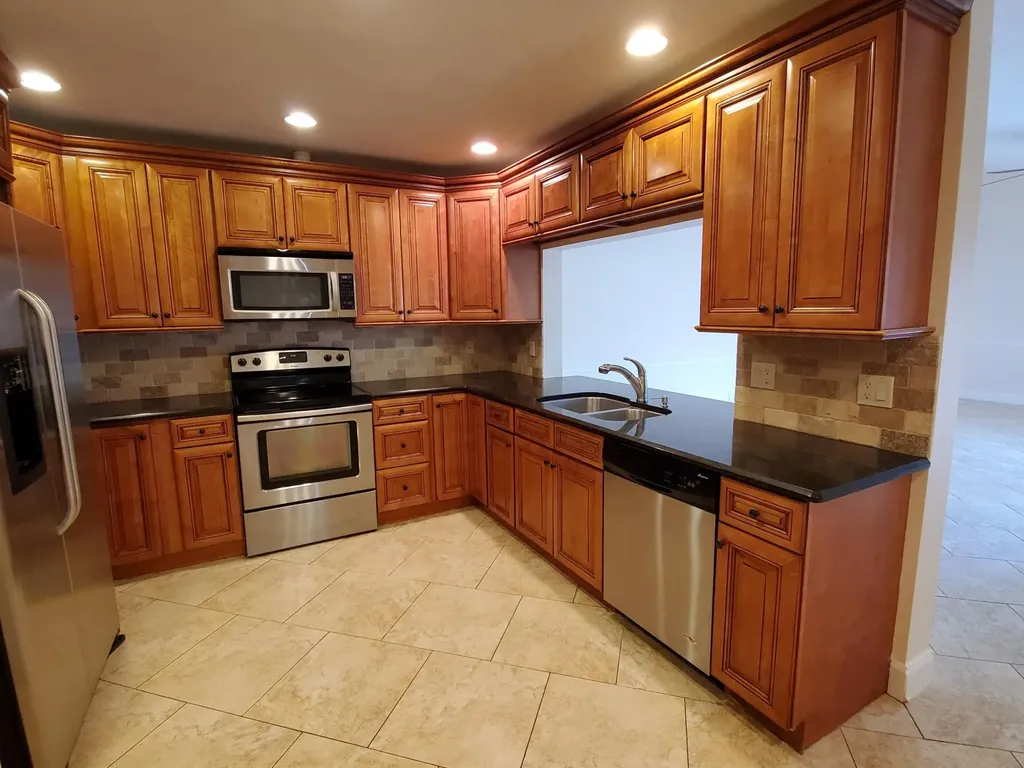 4645 Holly Lake Drive Lake Worth FL 33463