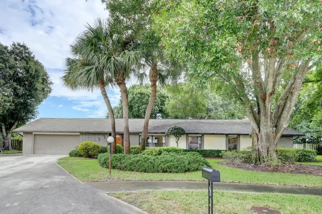 1915 Quail Court Fort Pierce FL 34982