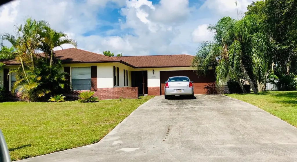 8642 SE Sandcastle Circle Hobe Sound FL 33455