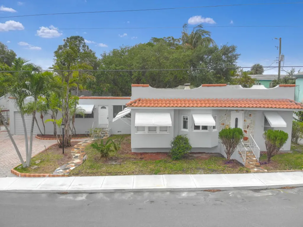 309 4th Avenue N Lake Worth Beach FL 33460