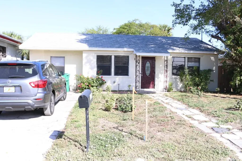 1104 W 26th Street Riviera Beach FL 33404