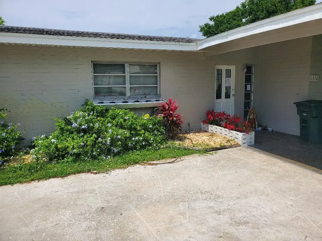 1024 Trinidad Avenue Fort Pierce FL 34982