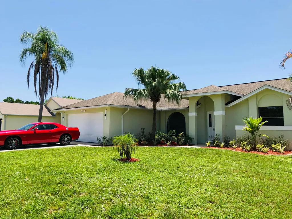2480 SE Toledo Avenue Port St Lucie FL 34952