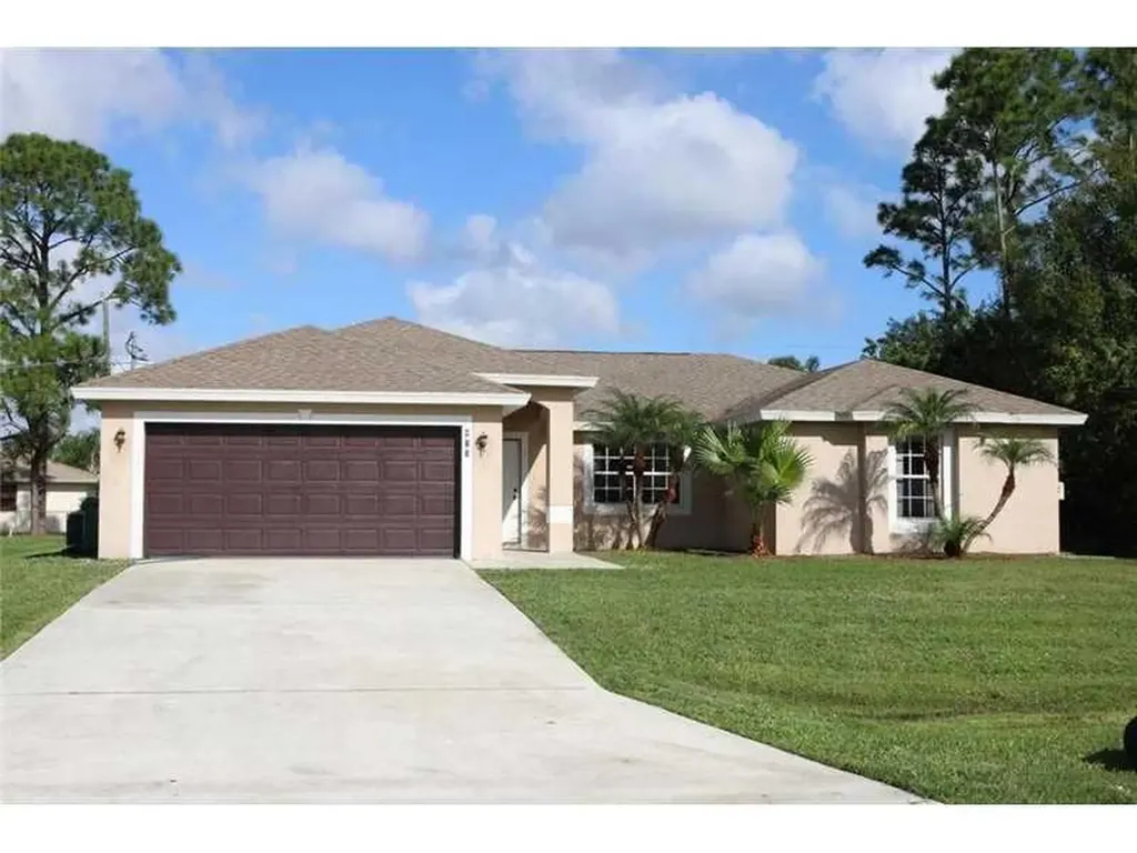 413 SW Lakehurst Drive Port St Lucie FL 34983