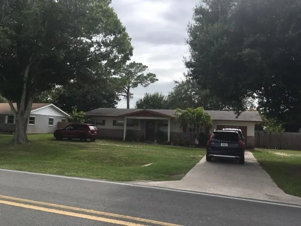 5607 Winter Garden Parkway Fort Pierce FL 34951