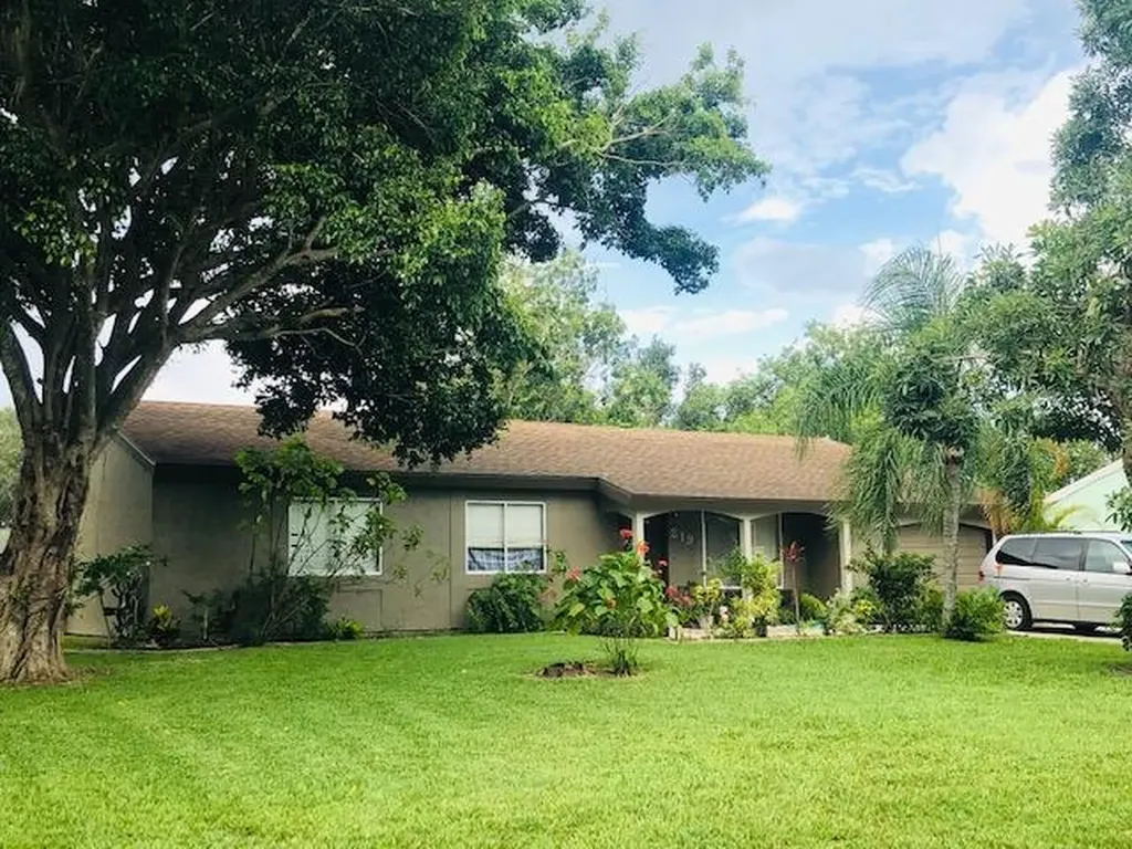 219 SW Bridgeport Drive Port St Lucie FL 34953