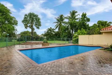 2871 Banyan Boulevard Circle NW Boca Raton FL 33431