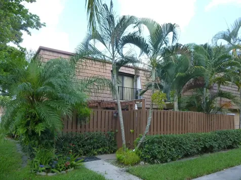 2207 22nd Lane Greenacres FL 33463