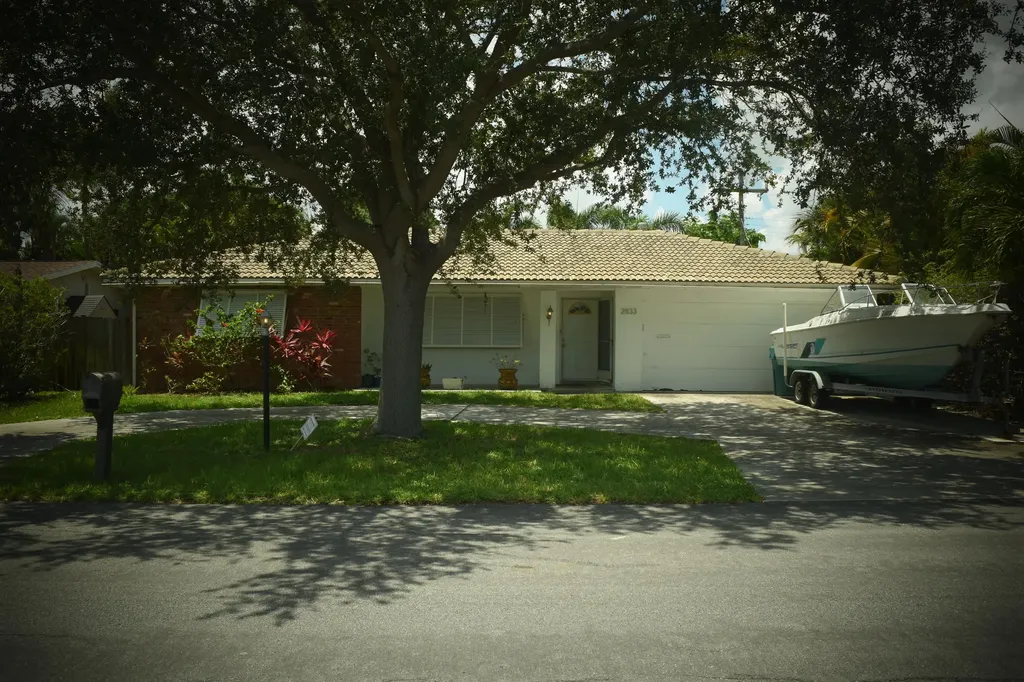 2833 SW 5th Street Boynton Beach FL 33435