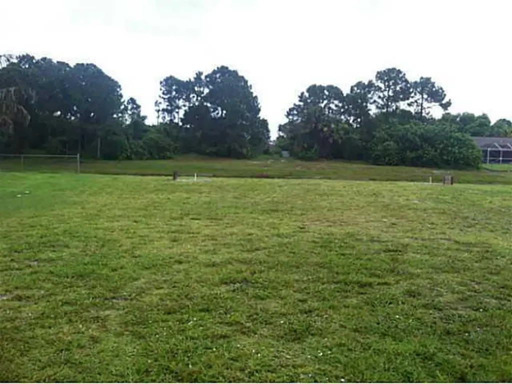 1961 SW Castinet Lane Port St Lucie FL 34953