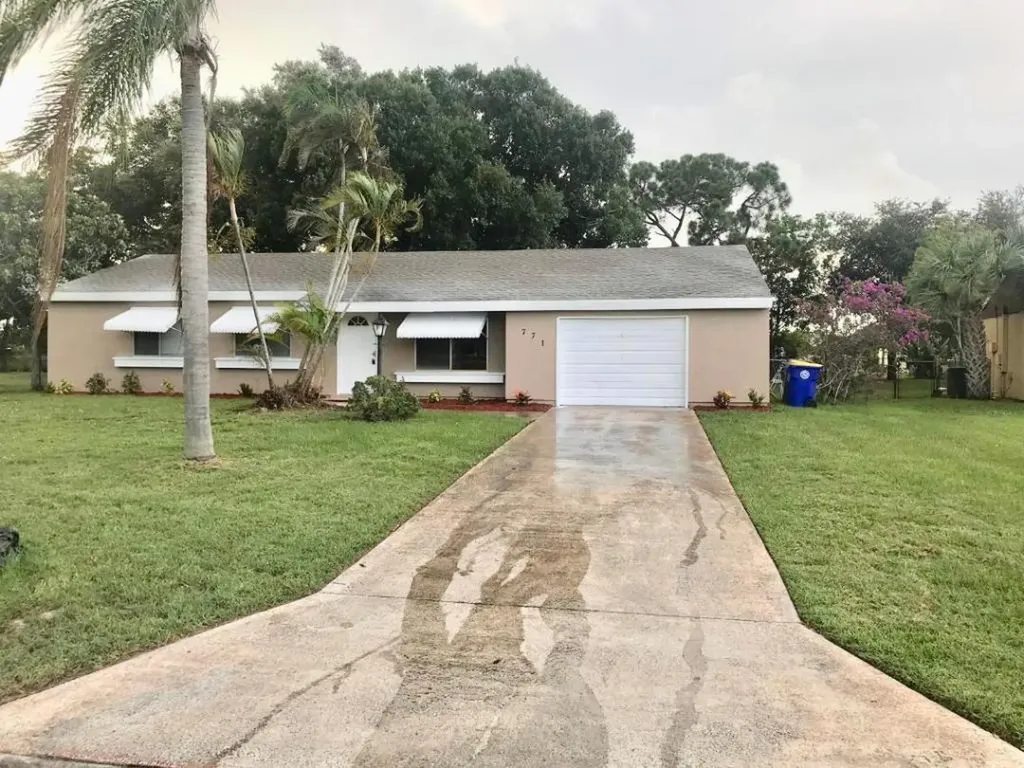 771 SW Bridgeport Drive Port St Lucie FL 34953