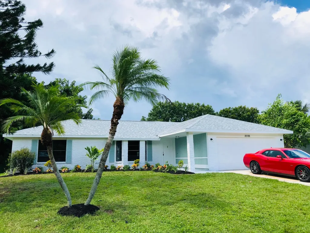2325 SE Longhorn Avenue Port St Lucie FL 34952