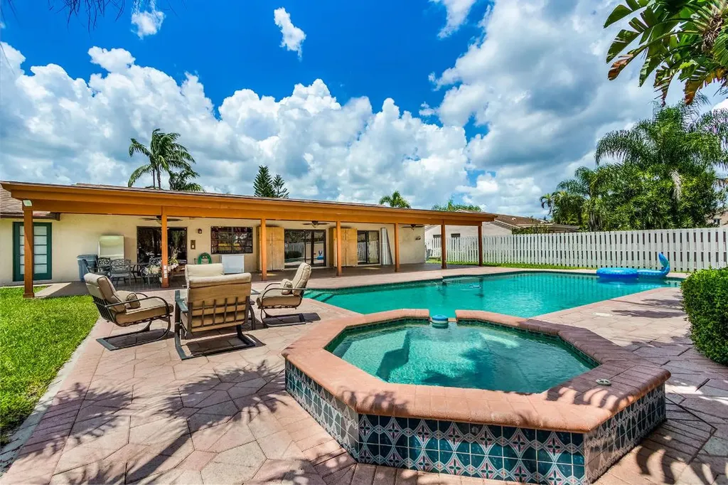 14701 Highland Springs Court Davie FL 33325