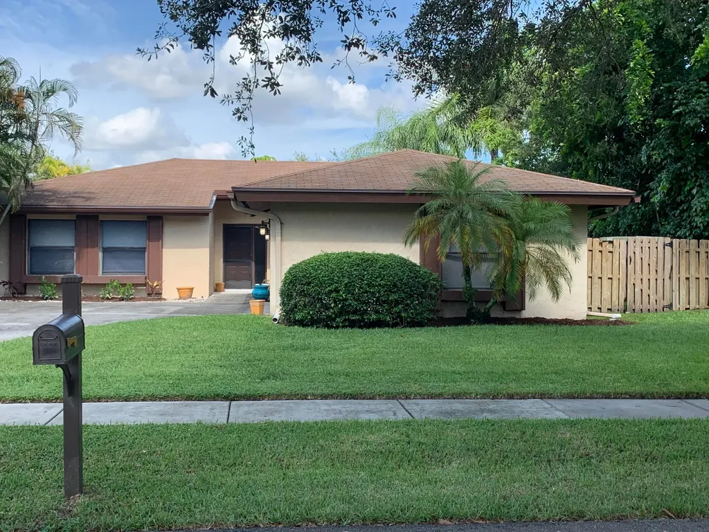 3009 NW 27th Terrace Boca Raton FL 33434