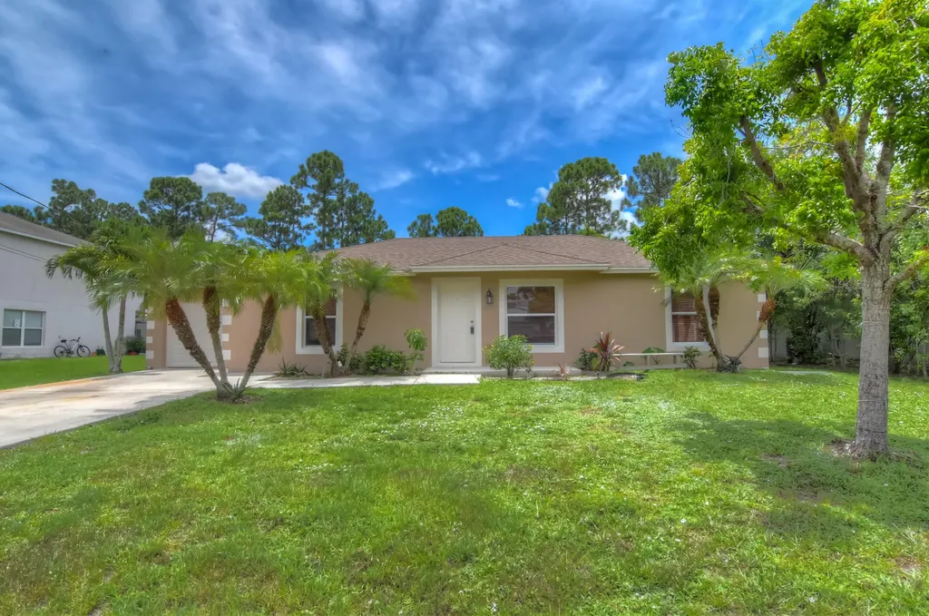1680 SW Buttercup Avenue Port St Lucie FL 34953