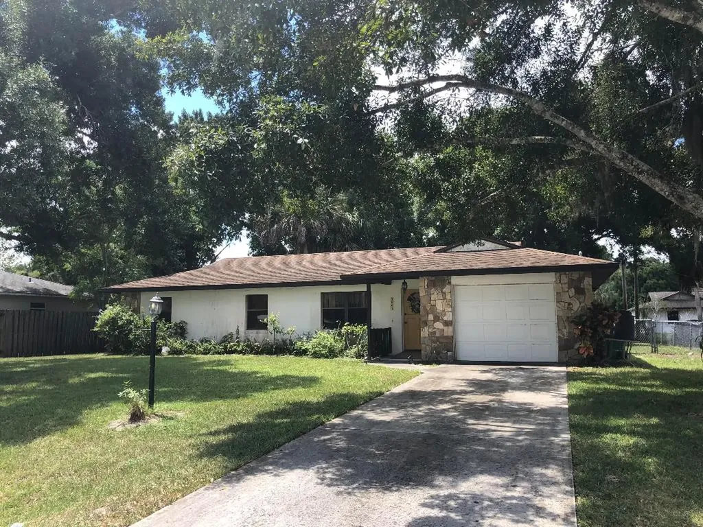 7601 Ocala Avenue Fort Pierce FL 34951