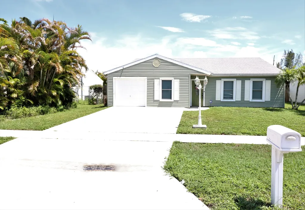 7811 Canal Drive Lake Worth FL 33467