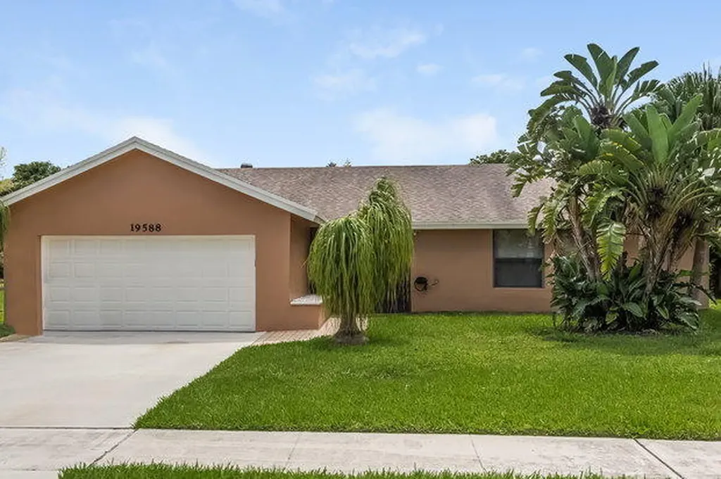 19588 Carolina Circle Boca Raton FL 33434