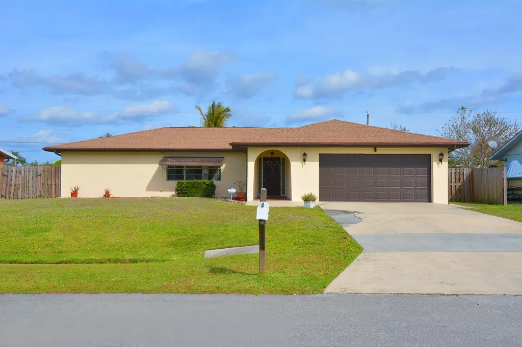 441 SE Asbury Lane Port St Lucie FL 34983