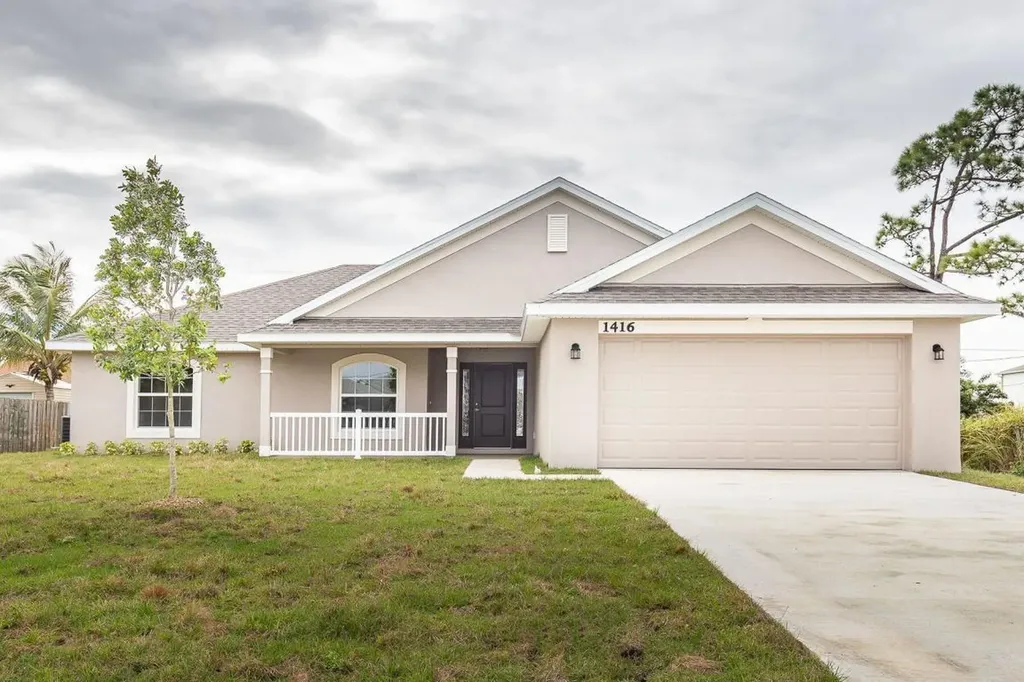 1276 SE Navajo Lane Port St Lucie FL 34983