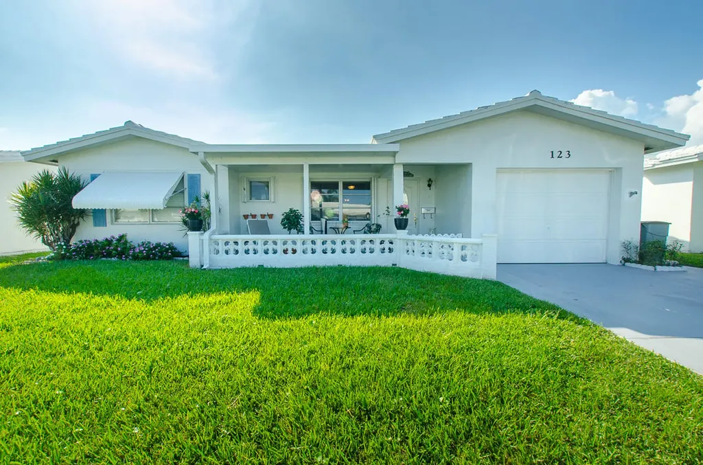 123 NW 10th Court Boynton Beach FL 33426