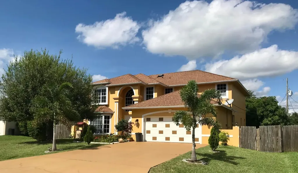 825 SW Trouville Avenue Port St Lucie FL 34953