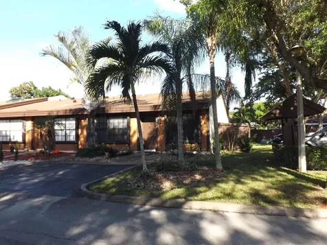 2301 Pine Needle Court Pembroke Pines FL 33026
