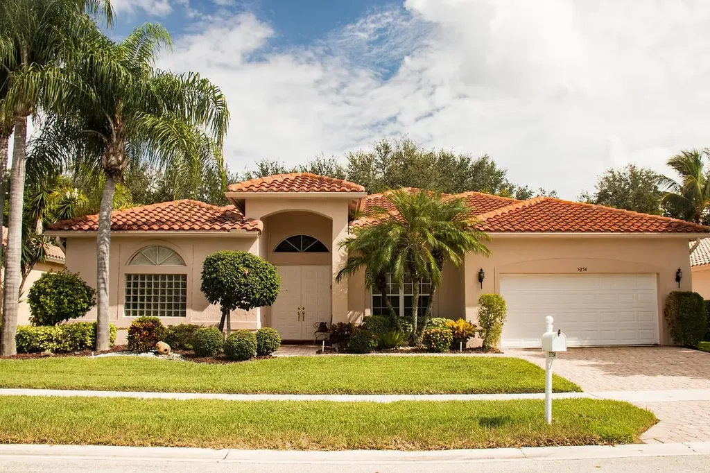 5254 Landon Circle Boynton Beach FL 33437