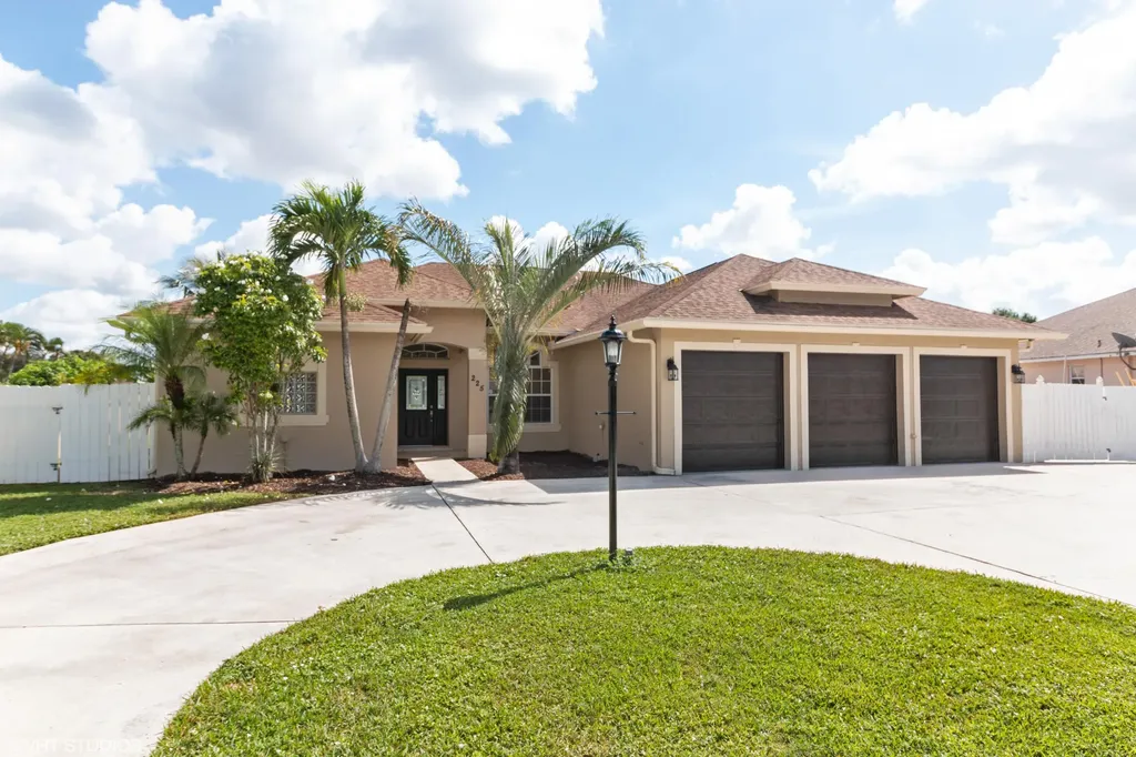 225 Ponce De Leon Street Royal Palm Beach FL 33411