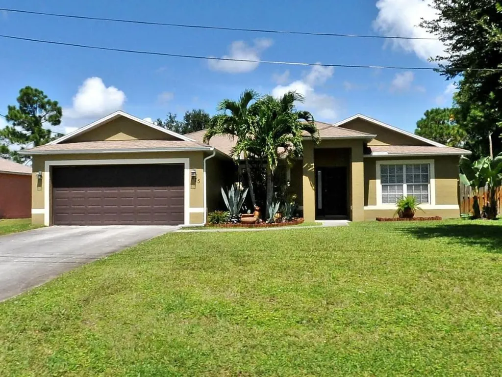 475 SW Namoit Place Port St Lucie FL 34953