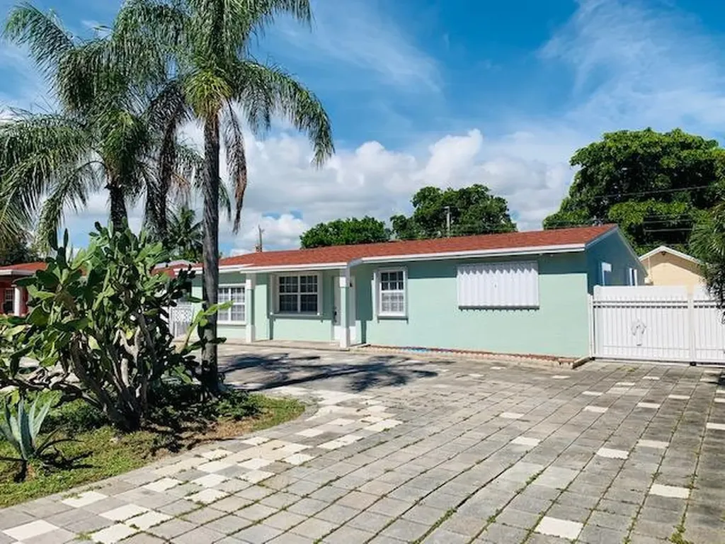 3073 Frost Road Palm Springs FL 33406