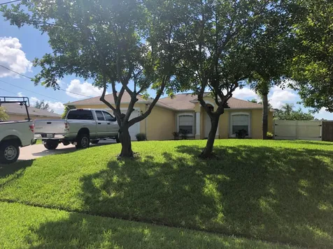 2238 SW Dapsco Avenue Port St Lucie FL 34953