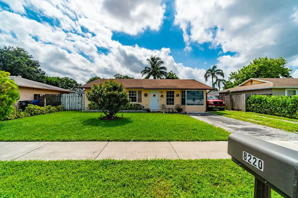 8220 SW 5th Street North Lauderdale FL 33068