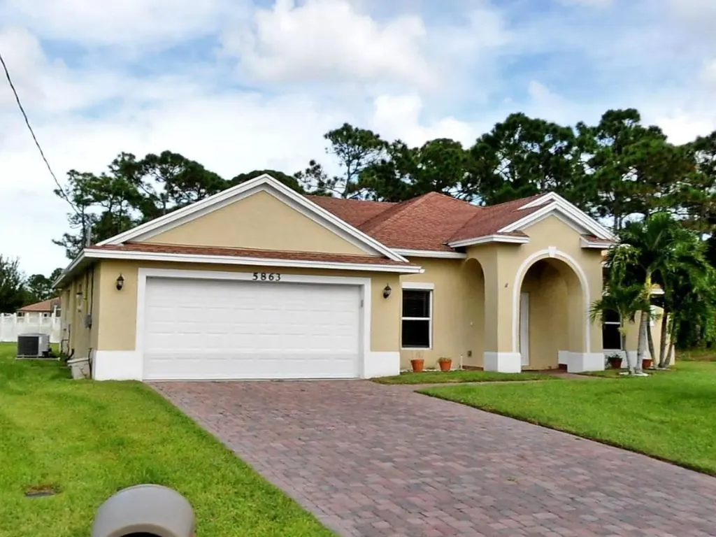 5863 NW Adger Court Port St Lucie FL 34986