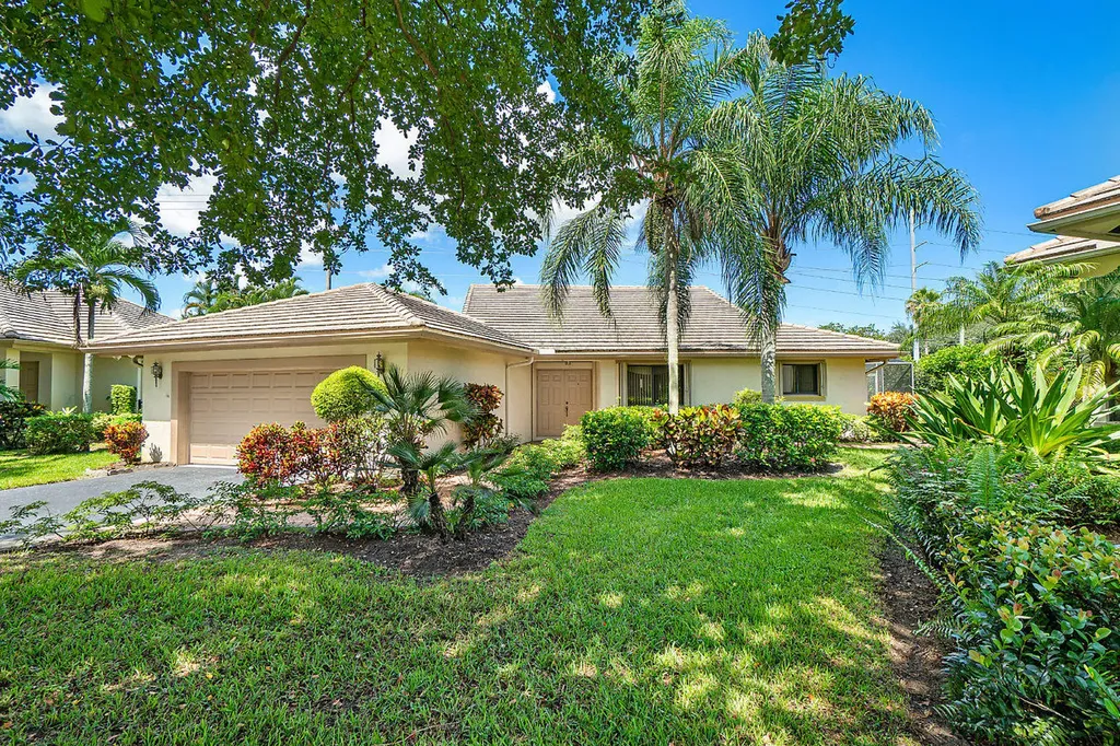 4985 Pine Tree Drive Boynton Beach FL 33436
