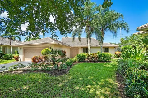 4985 Pine Tree Drive Boynton Beach FL 33436