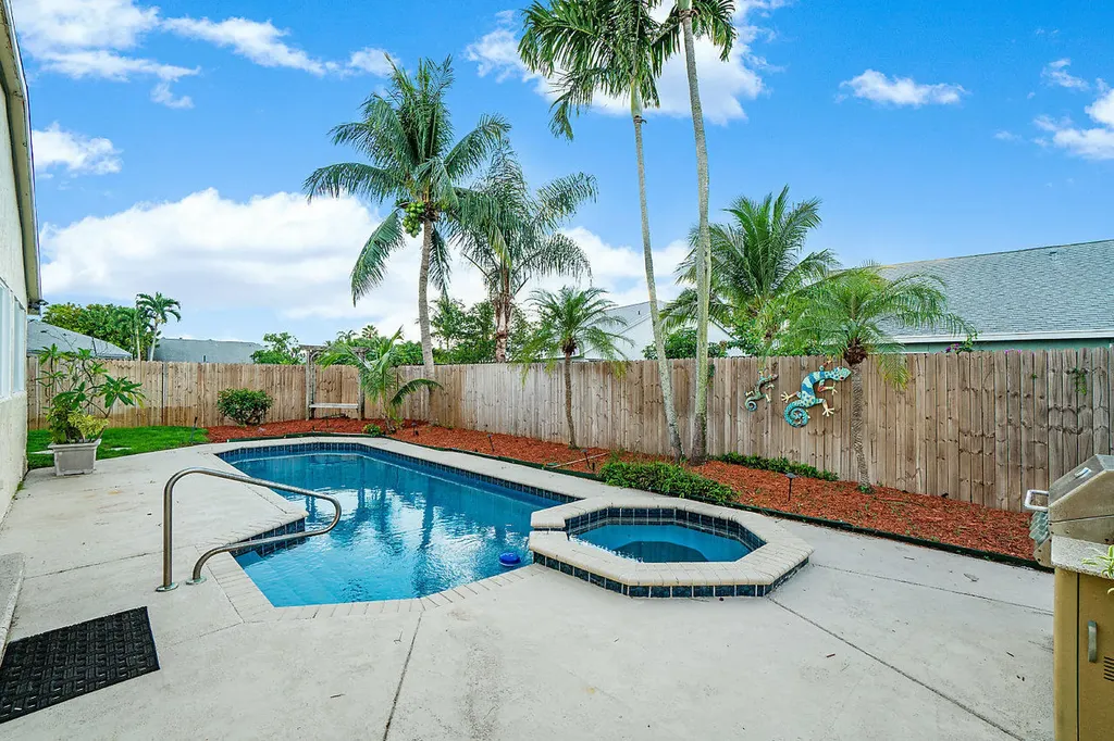 20 Heather Cove Drive Boynton Beach FL 33436
