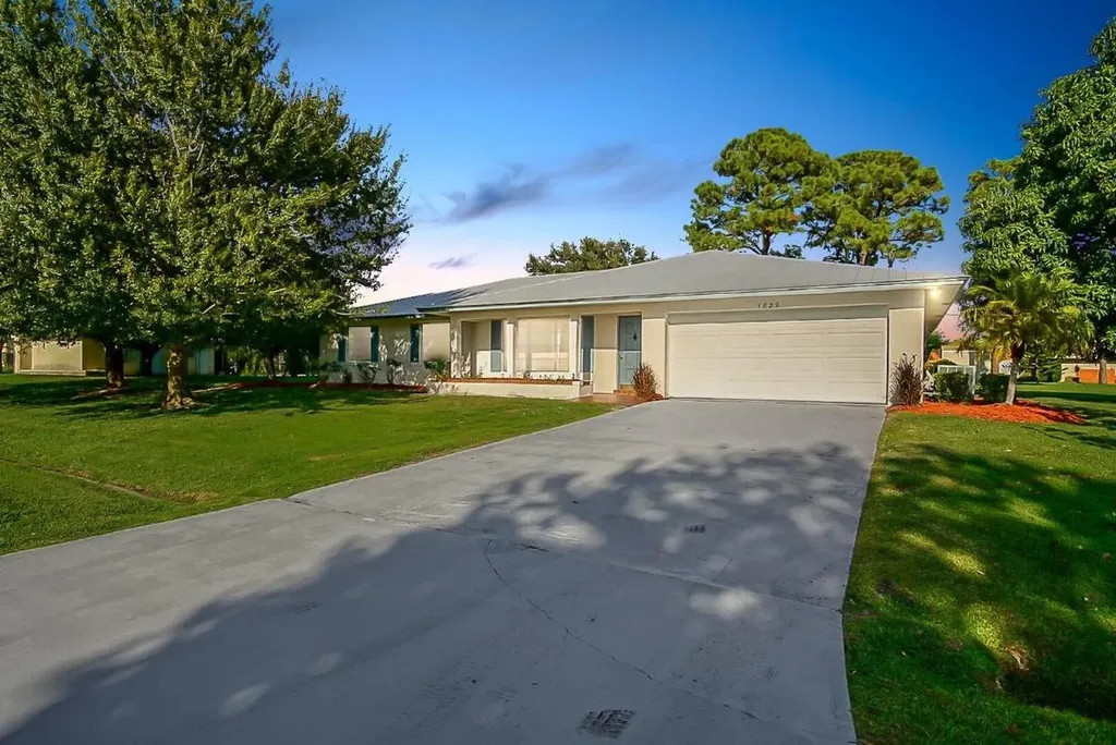 1829 SE Adair Road Port St Lucie FL 34952