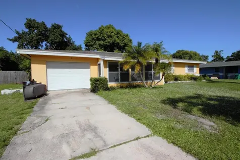 1910 Royal Palm Drive Fort Pierce FL 34982