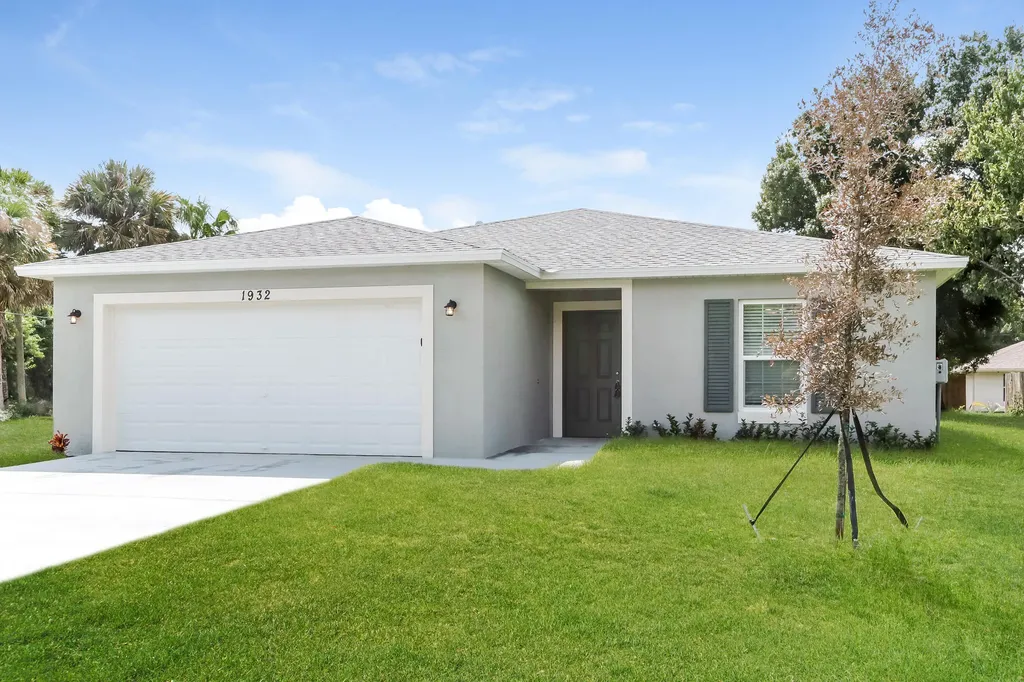 1932 SW Gold Lane Port St Lucie FL 34953